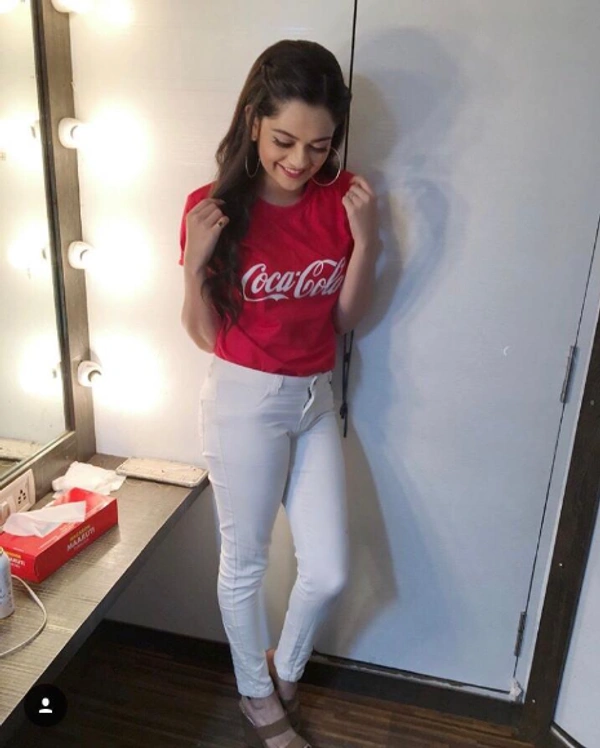 High Rise Jeans+Unisex Tshirt